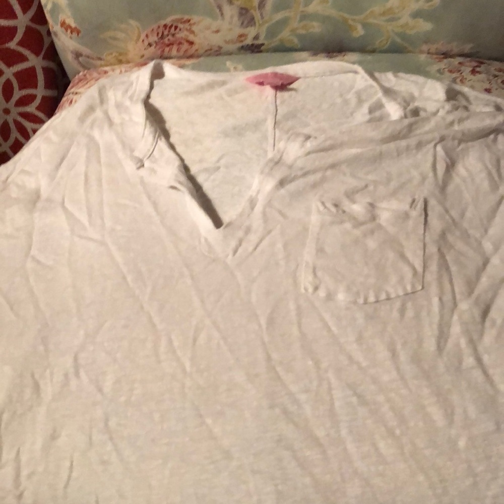 Lilly linen top. White.